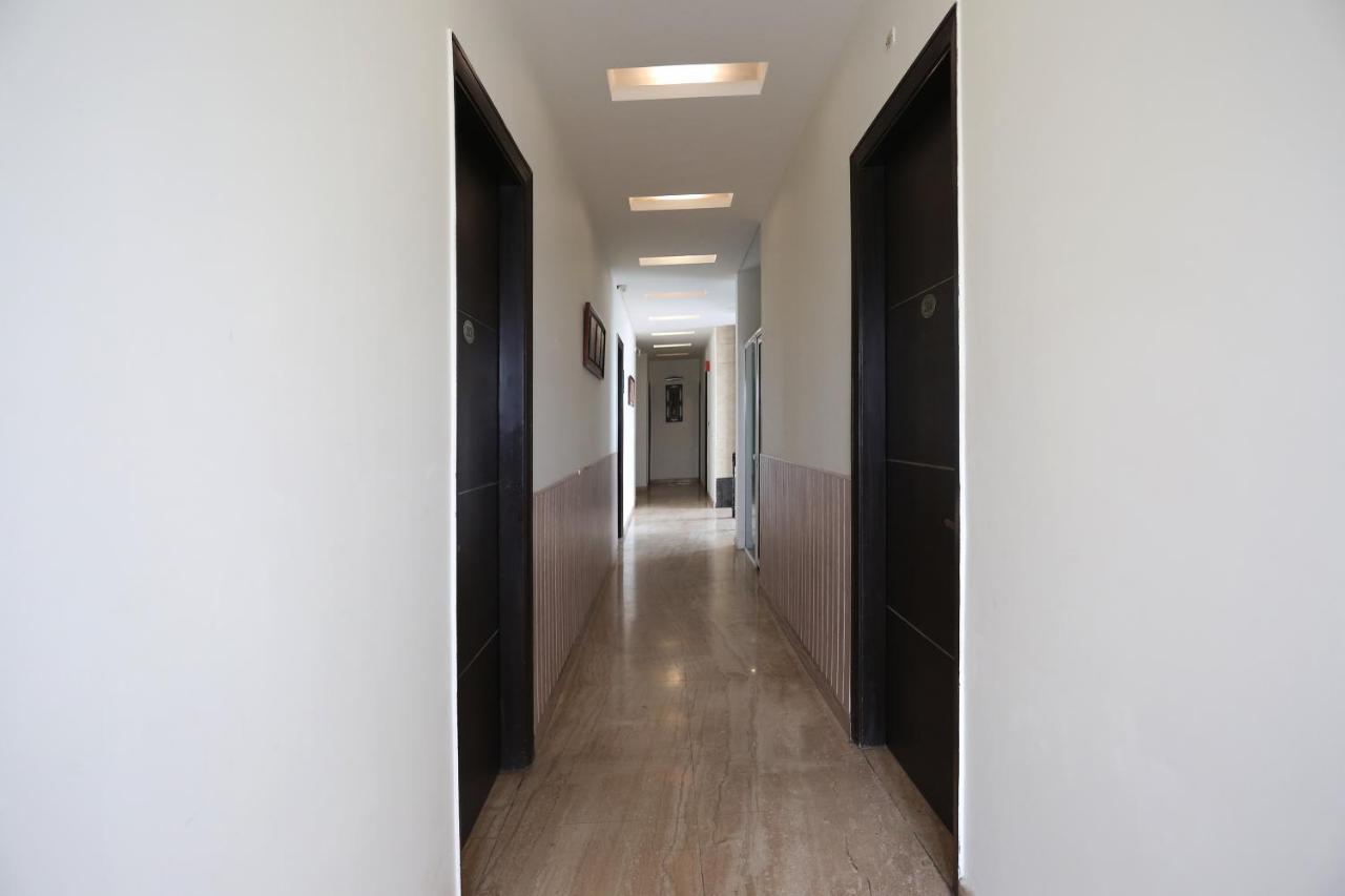 גאזיאבאד Capital O 1391 Hotel Pushpa Vilas מראה חיצוני תמונה