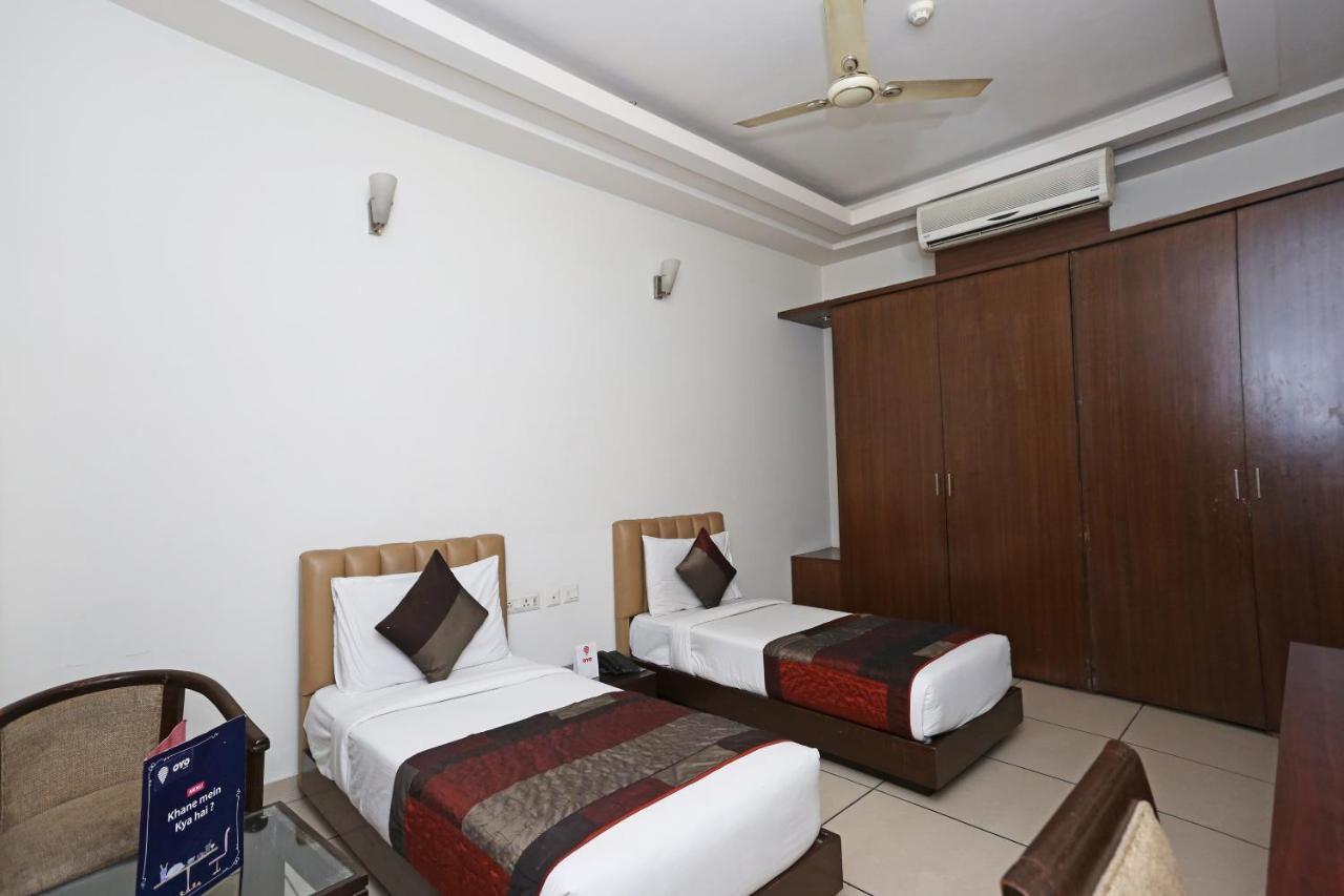 גאזיאבאד Capital O 1391 Hotel Pushpa Vilas מראה חיצוני תמונה
