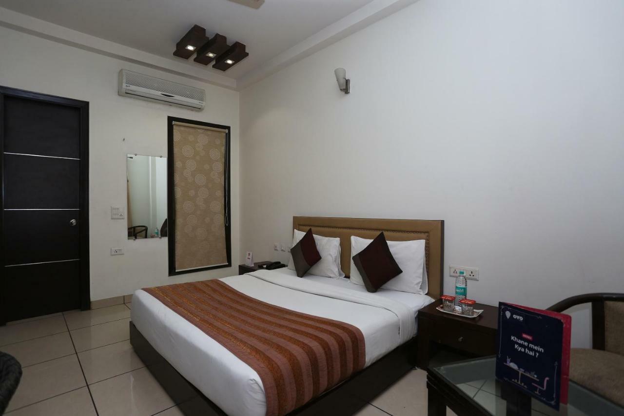 גאזיאבאד Capital O 1391 Hotel Pushpa Vilas מראה חיצוני תמונה