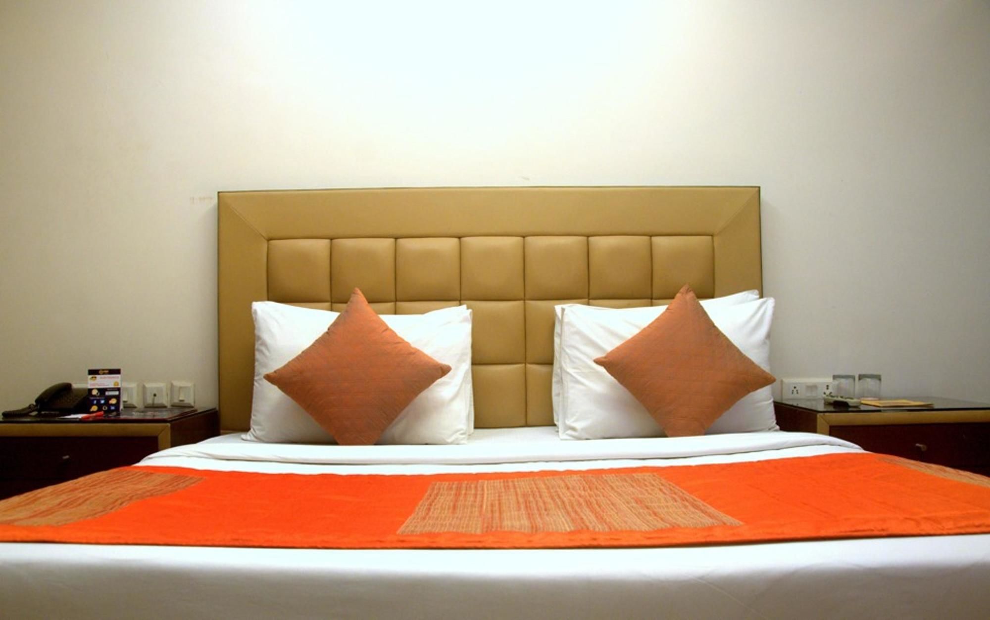 גאזיאבאד Capital O 1391 Hotel Pushpa Vilas מראה חיצוני תמונה